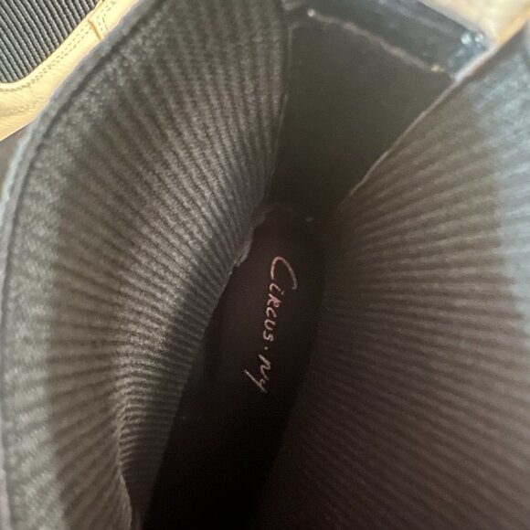 NEW Sam Edelman Circus Leslie Chunky Lug Sole Cream Patent Faux Leather Booties - Picture 8 of 11